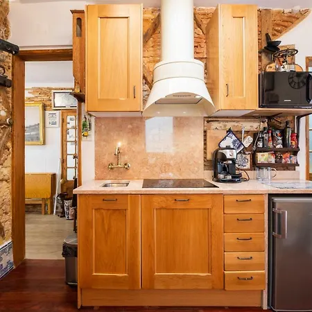 Romantic Medieval Apartment Lisbon