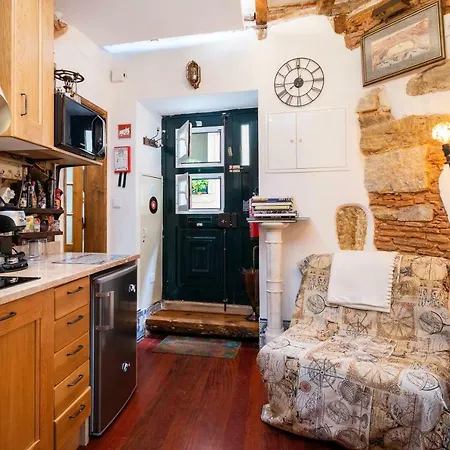 Romantic Medieval * Lisbon