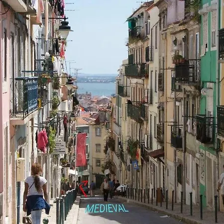 Romantic Medieval * Lisbon